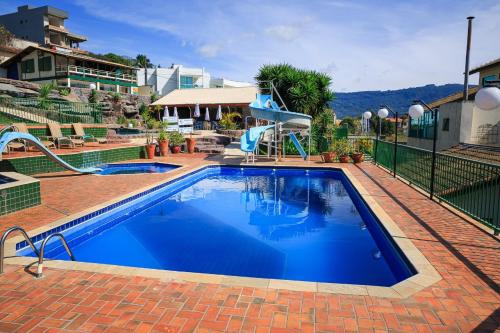 Πισίνα στο ή κοντά στο Hotel Arlen 4