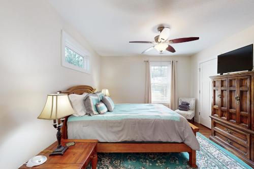 Ένα ή περισσότερα κρεβάτια σε δωμάτιο στο Cool Springs Manor