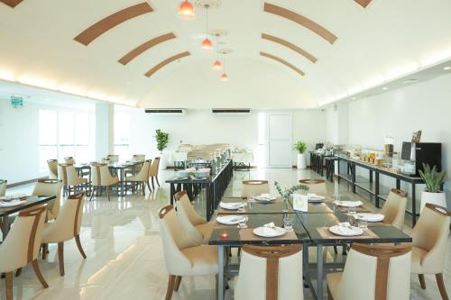 Gallery image of NJOY Prestige Grand Hotel Don Mueang in Lak Si