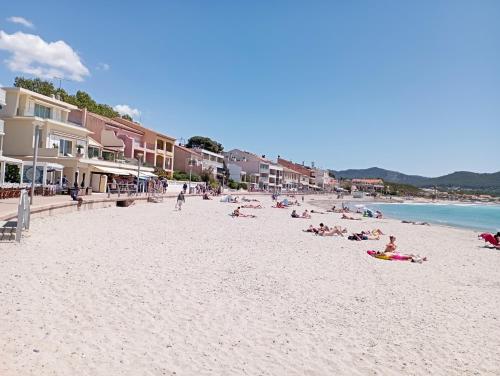 Bel appartement bord de mer à St Cyr Sur Mer