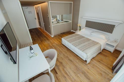 Zdjęcie z galerii obiektu Viva beach Apartments in Alliance palace w mieście Batumi