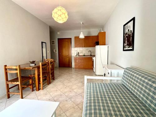 Kuchyň nebo kuchyňský kout v ubytování Mina Apartments 4 Nea Kallikrateia
