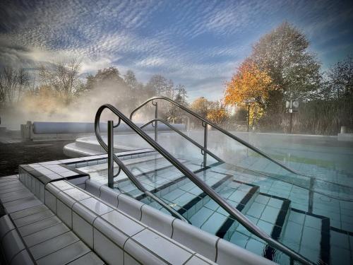 Πισίνα στο ή κοντά στο Haus Roseneck mit gratis Zugang zur Jod-Sole-Therme