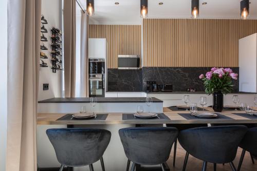 Photo de la galerie de l'établissement L'Oranger T4 Elegant and bright Prime Location, à Grasse