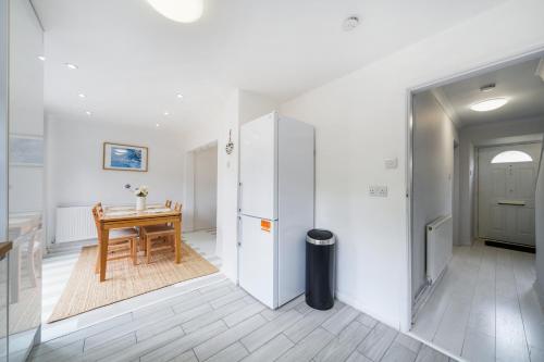Dapur atau dapur kecil di Kingside Residence Stevenage