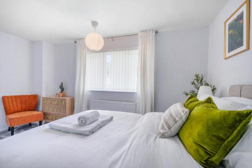 Katil atau katil-katil dalam bilik di Kingside Residence Stevenage