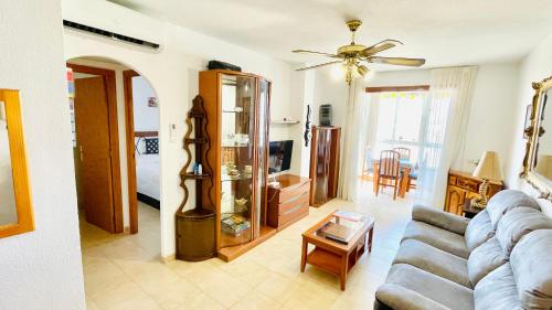 2 BR Beautiful apartment 300m from beach with pool!