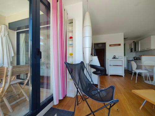 Photo de la galerie de l'établissement Le Chalutier - Terrasse - Bassin des Chalutiers, à La Rochelle