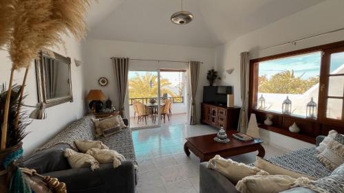 Casa Casablanca Carlos Park, tranquil yet central area 15 minutes walk to town centre