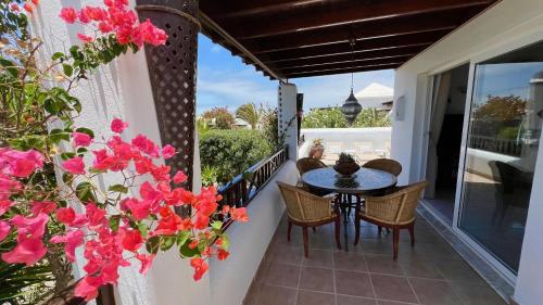 Casa Casablanca Carlos Park, tranquil yet central area 15 minutes walk to town centre