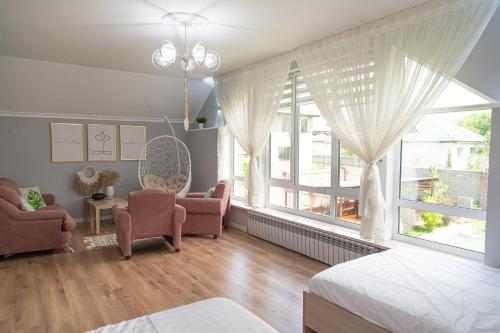 Χώρος καθιστικού στο Bali Dacha Almaty