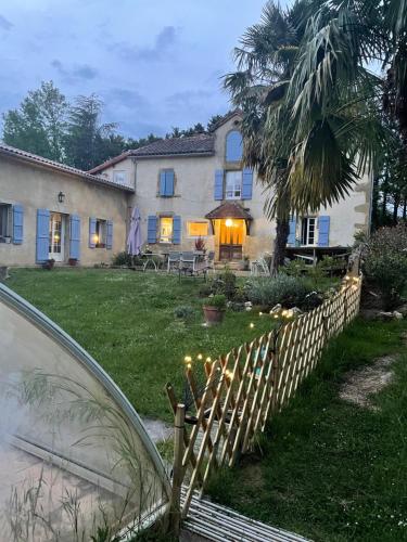 Κήπος έξω από το Chambre double et calme