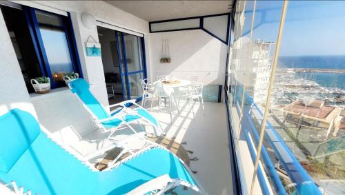En balkon eller terrasse på Sea View appartement Puerto