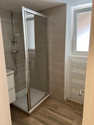 Ένα μπάνιο στο L'appartement des Perroquets