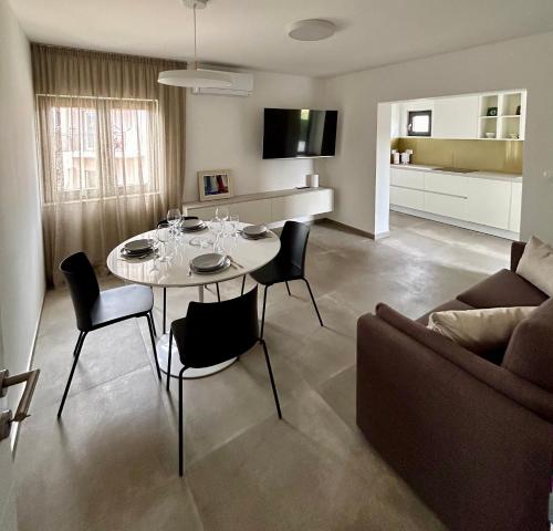 Golden Dream Apartment