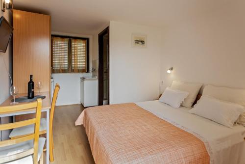 Room in Rogoznica with W-LAN 3338-5