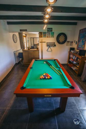 Photo de la galerie de l'établissement Belle villa provençale - familiale - Grand terrain, à Saint-Quentin-la-Poterie