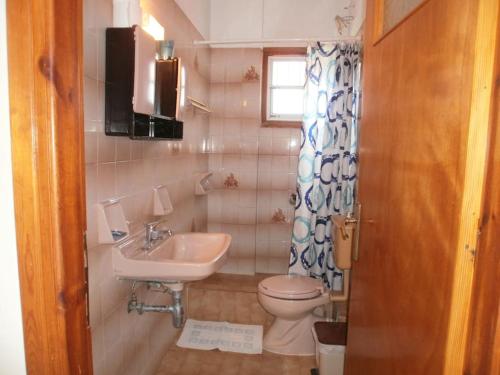 Ένα μπάνιο στο 2 space- selfcatering Apartment Helen No 8