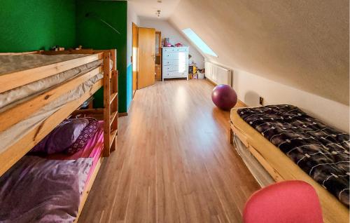 Katil atau katil-katil dalam bilik di Cozy Home In Großenwiehe With Wifi