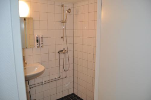 Koupelna v ubytování långstorp 200 HÖÖR stugan
