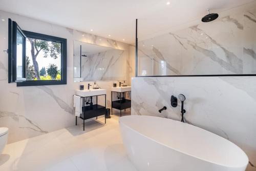 Stunning villa near the beach