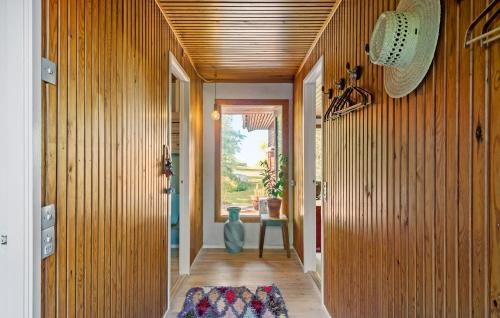 Fotografie z fotogalerie ubytování Beach Front Home In Sjællands Odde v destinaci Yderby