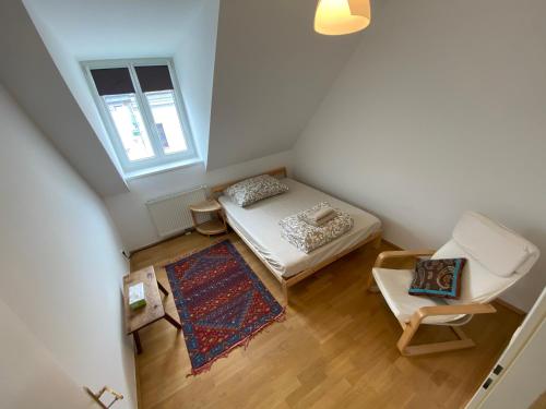 Luxury Penthouse near Metro, Train Station and 15 mins Center