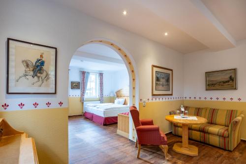 Posezení v ubytování Burghotel Staufenberg