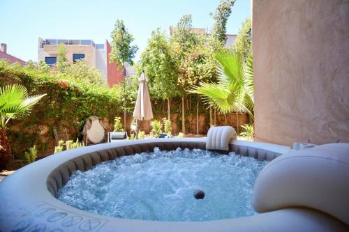 Πισίνα στο ή κοντά στο Cozy Réz de Jardin