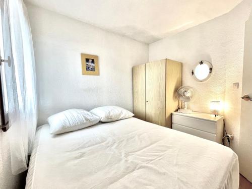 Appartement T3 face à la mer avec terrasse et parking privé à Sète