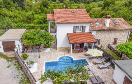3 Bedroom Beautiful Home In Labin