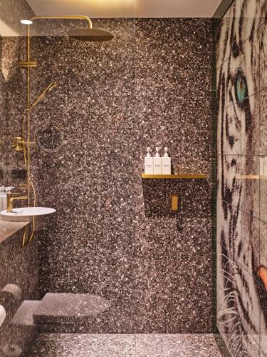 The Motley Hotel Image