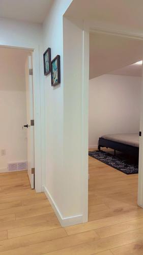 Fotografie z fotogalerie ubytování Luxury Basement Suite v destinaci Saint James