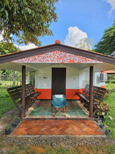 Taman di luar Holiday Resort Rimping