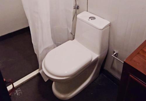 Ένα μπάνιο στο Campper Glamping Munnar