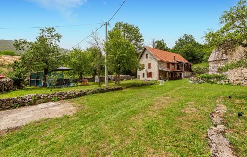 Pine Hill Holiday House