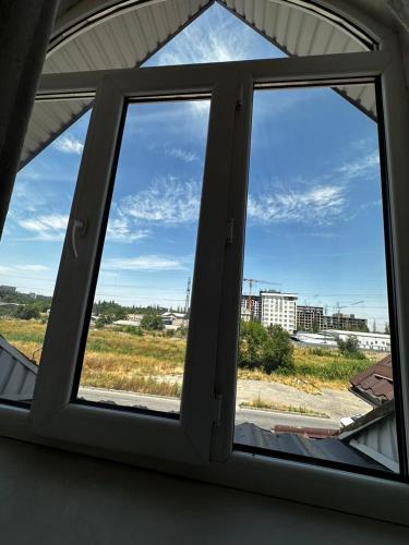 Imagen de la galería de Garnet hotel, en Bishkek