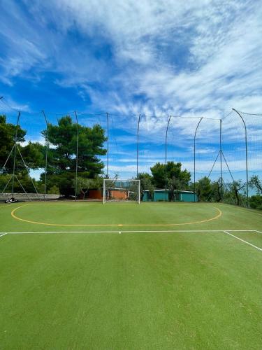 Εγκαταστάσεις για τένις ή/και σκουός στο Villaggio La Giara ή εκεί κοντά