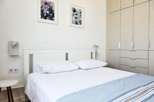 Crispi Luxury & Spacious Apt-Sour Sisters Apts