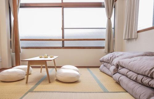 Et opholdsområde på Beautiful Balcony 8ppl 4BR House 4min to subway 心の宿 小路小栈 liubj2