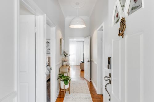 Imagine din galeria proprietății A Charming, Central & Family Friendly Cottage în Toowoomba