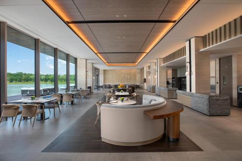 Posezení v ubytování Hotel Indigo Beidaihe