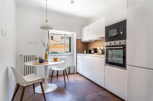 iFlat Bright Brand New 2-Bedroom Apt in Monti