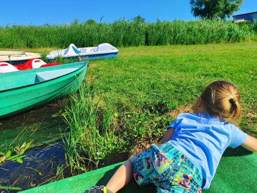 Przystań w Jezierzanach