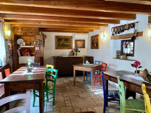 Restaurace v ubytování La Vrille - chambres d'hôtes