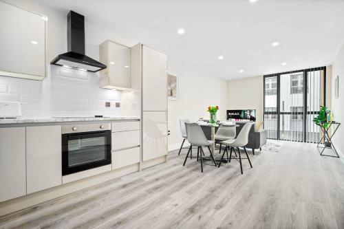 Foto Stylish Apartment - Two Bedrooms - City Centre - Smart TV - WIFI - Top Rated - JQ 1AH 1