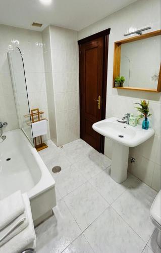 Koupelna v ubytování Duplex Olas de Ribadeo