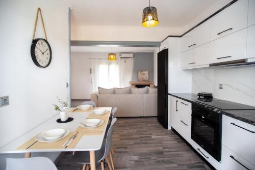 Η κουζίνα ή μικρή κουζίνα στο Dimitris House