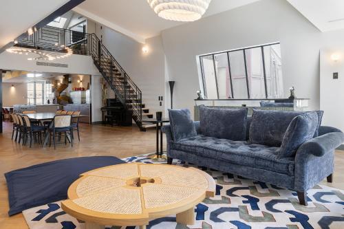 Villa Bastille with Services by Pick A Flat