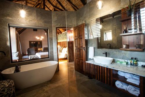 Ένα μπάνιο στο Lapeng Guest Lodge